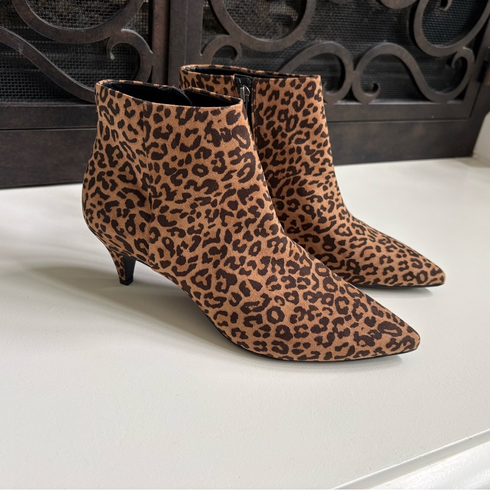 Sam Edelman Circus Kirby Leopard Pointed Toe Boots 9.5